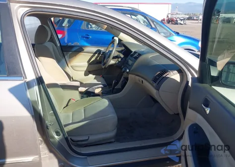 2004 Honda Accord 2.4 Lx из США, поврежденный, VIN 3HGCM56314G700760